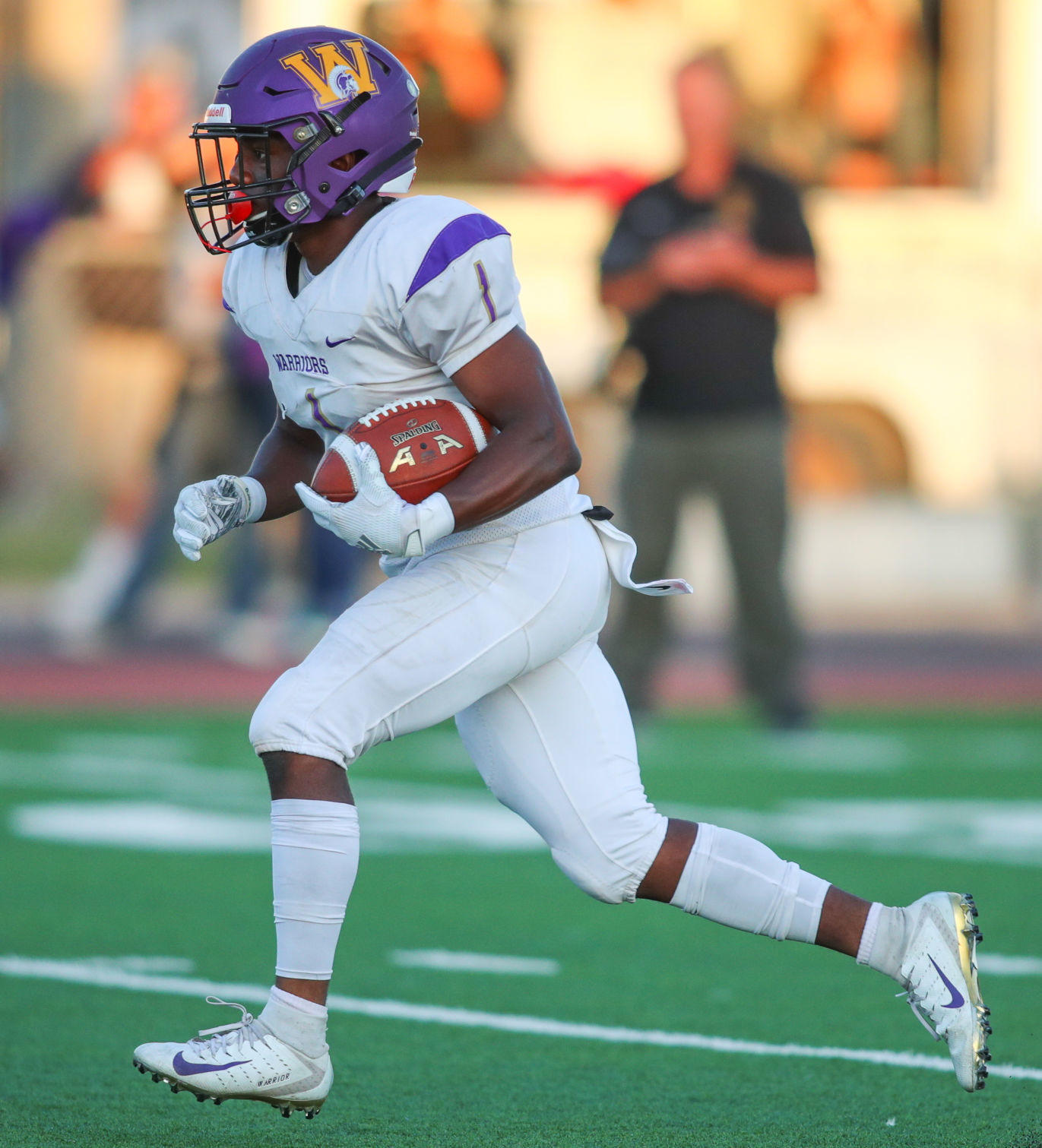 090619 FB Pioneer vs Righetti 09.jpg